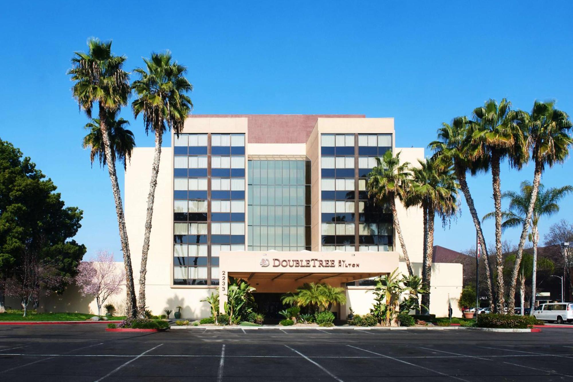 Hotel DoubleTree by Hilton Fresno Centro de Convenciones Exterior foto